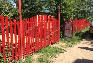 Забор евроштакетник горокой в Чите цвет рубин