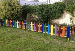Декоративное ограждение участка в гостинице г. Чита